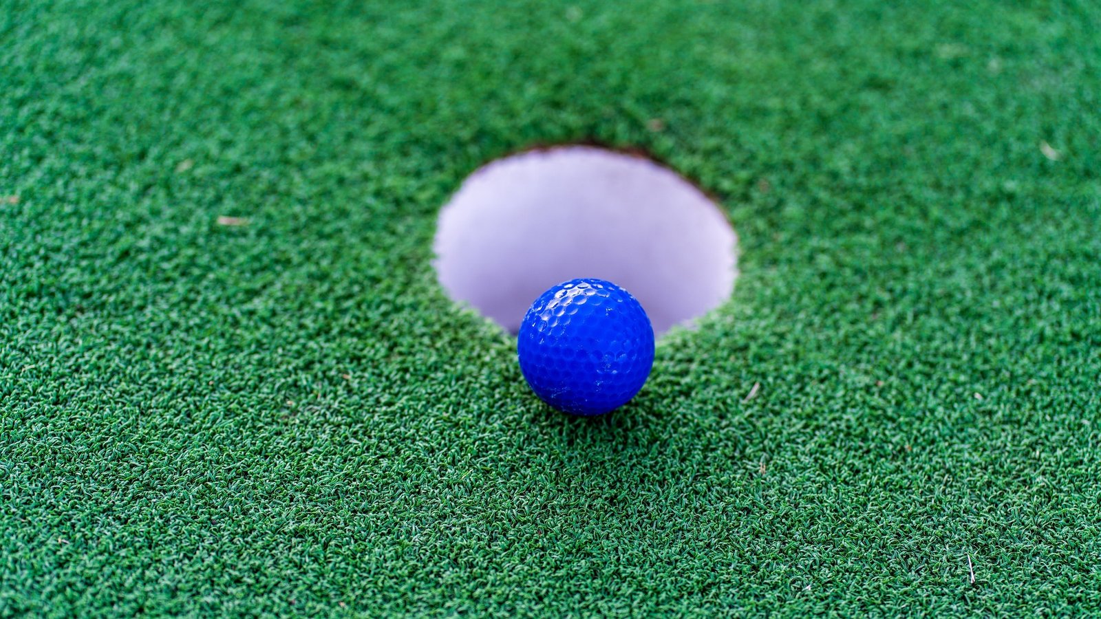 colored golf ball